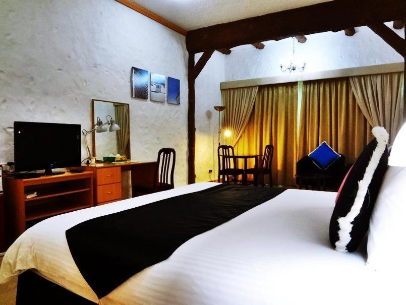 Safari Village * Muscat